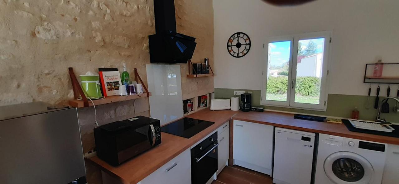 Le Clos Des Chevaliers Pons Exterior photo